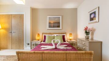 Apartment, 2 Bedrooms | 2 bedrooms, iron/ironing board, free WiFi