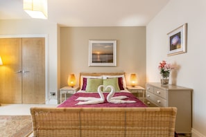 Apartment, 2 Bedrooms | 2 bedrooms, iron/ironing board, free WiFi - SCSE Modern Apartment (Edinburgh)