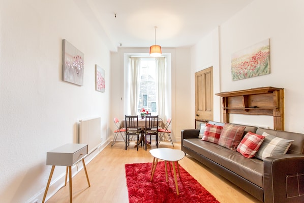 Basic Apartment | Living room