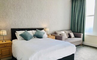 Habitación estándar doble, 1 cama doble | Decoración individual, mobiliario individual, escritorio