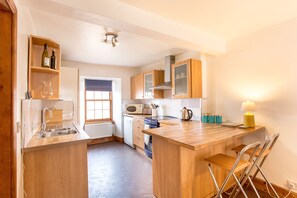 In-room dining - TSE Modern Apartments (Edinburgh)