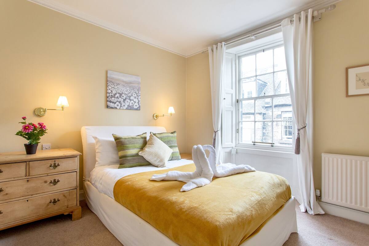 Apartment, 1 Bedroom | Iron/ironing board, free WiFi