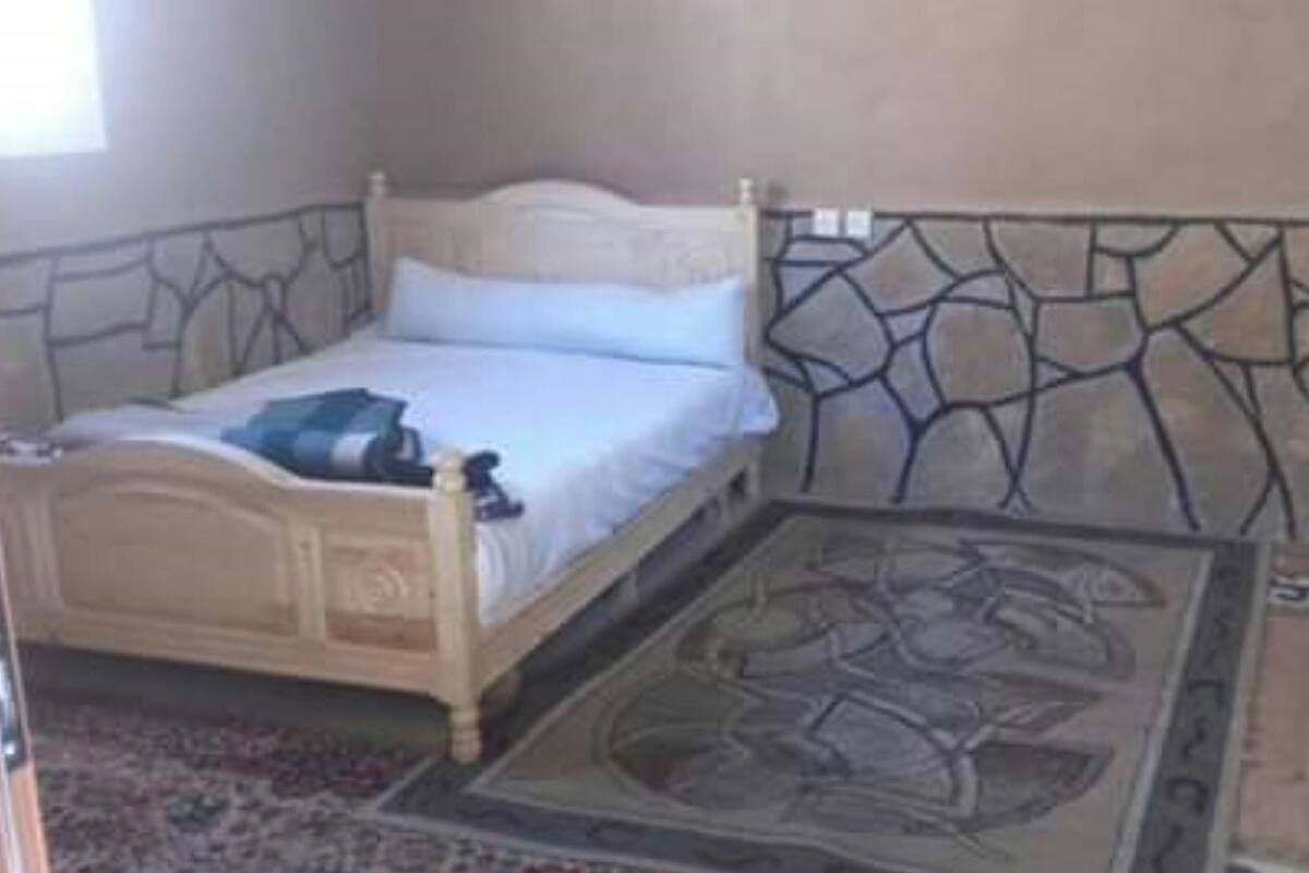 In-room safe, soundproofing, free WiFi, bed sheets