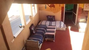 Coin salon dans le hall