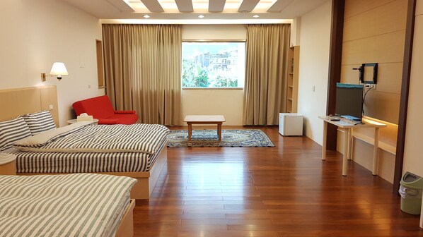 Quadruple Room (C201)