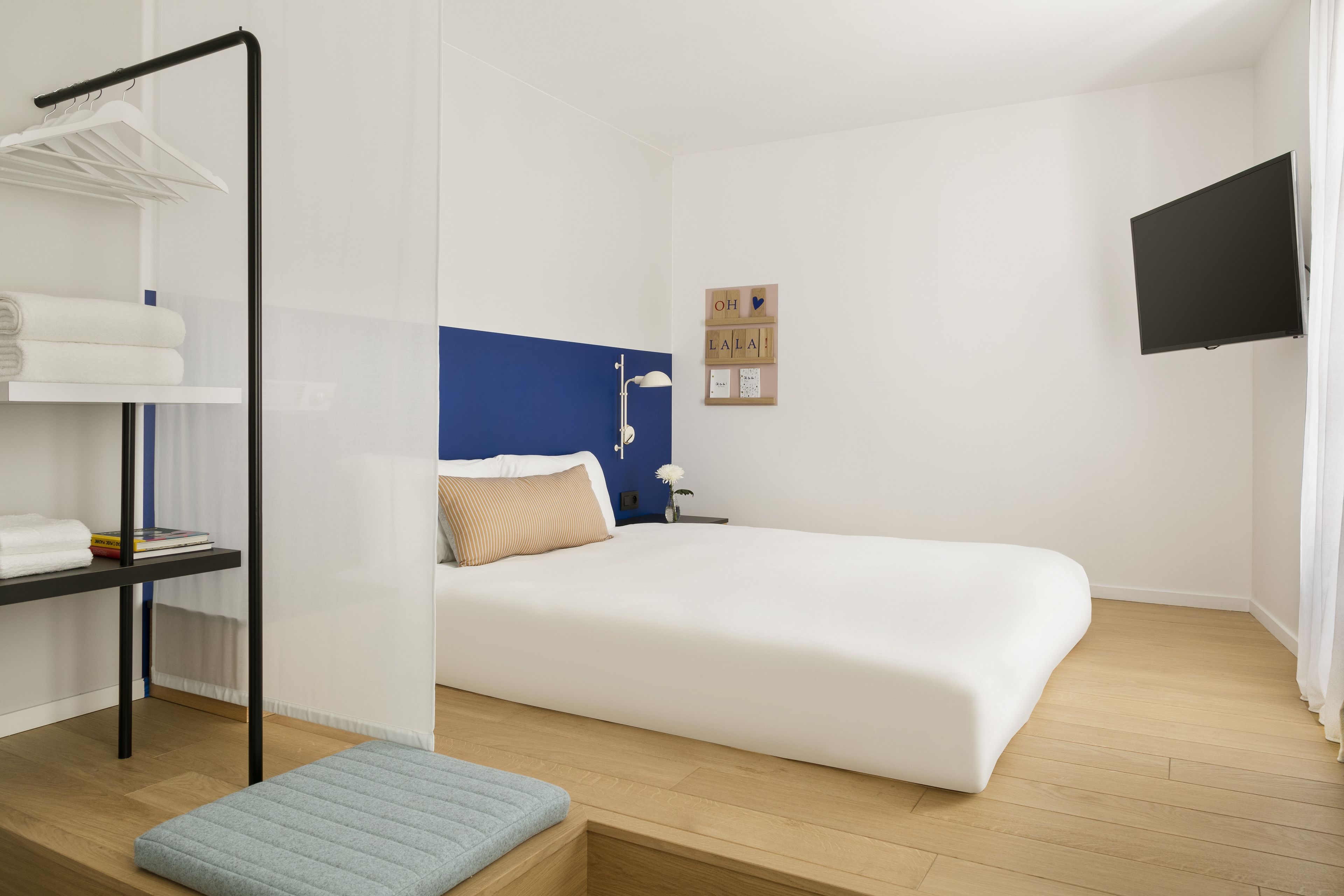 double or twin room, courtyard view (no elevator) | in-room safe, soundproofing, free cots/infant beds, free wifi