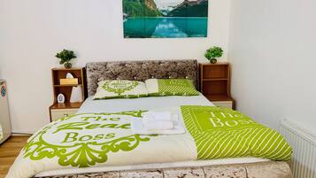 Family Apartment | Iron/ironing board, free rollaway beds, free WiFi, bed sheets