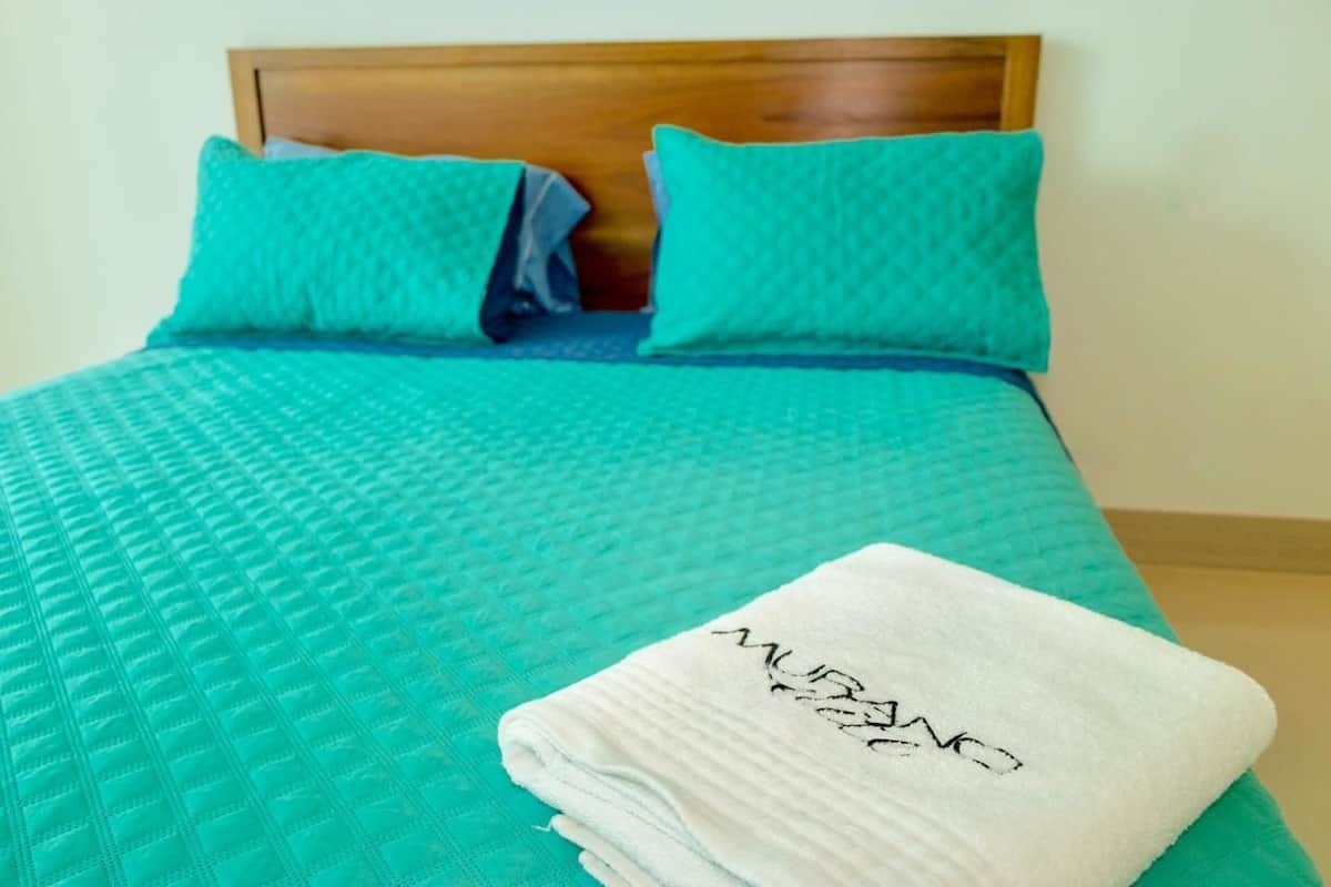 Apartamento, 1 quarto, sacada, vista para o mar | Wi-Fi de cortesia, roupa de cama