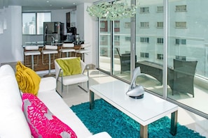 Apartment, Multiple Beds, Ocean View (1801) | Living room | Plasma TV