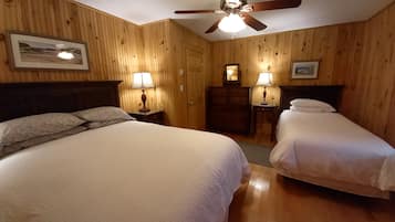 # 15 - The Shirley (Private Hot Tub) | 3 Schlafzimmer, Pillowtop-Betten, individuell dekoriert