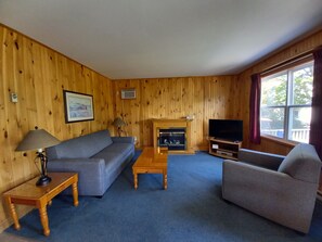 # 2 - The Eastern | Living room