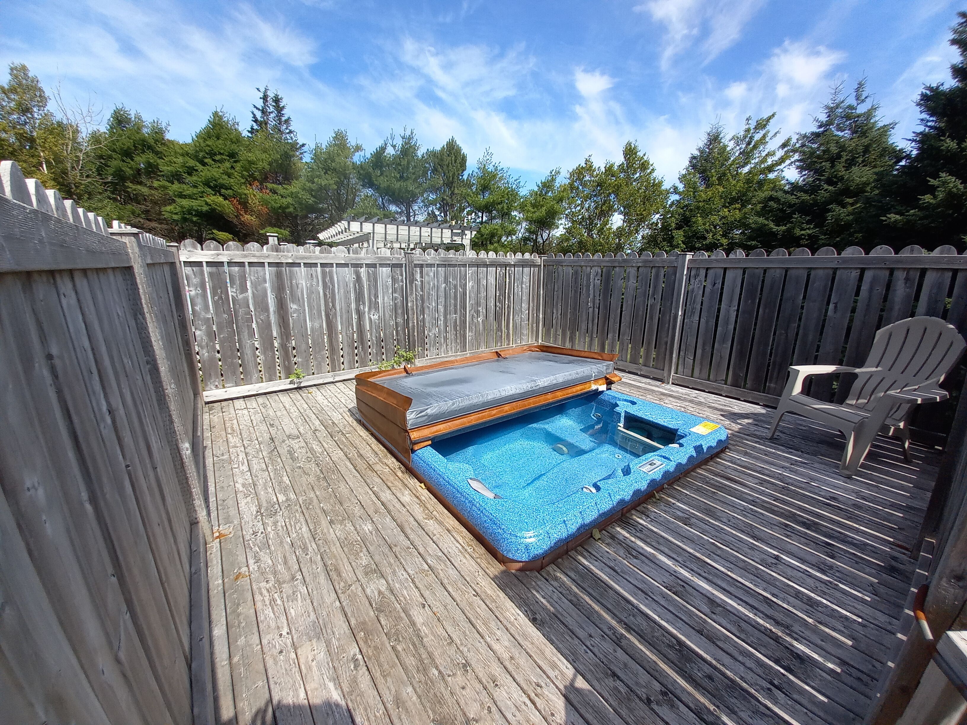 Private spa tub
