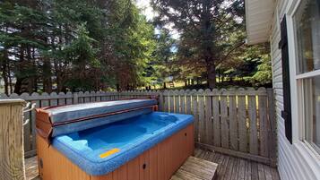 # 19 - The Pacific Albus (Private Hot Tub) | Bồn tắm spa riêng