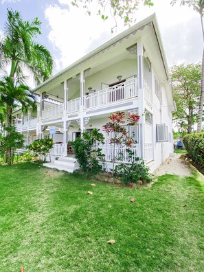 Front of property - Apartamentos Playa Marina (Las Terrenas)