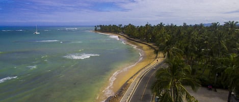 Plage privée, sable blanc