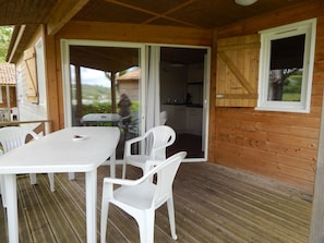 Terrace/patio - Camping et Base de loisirs du Moulin (Meyrieu-les-Étangs)