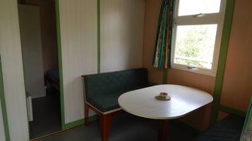 Classic Chalet, Multiple Beds, Lake View | Living area