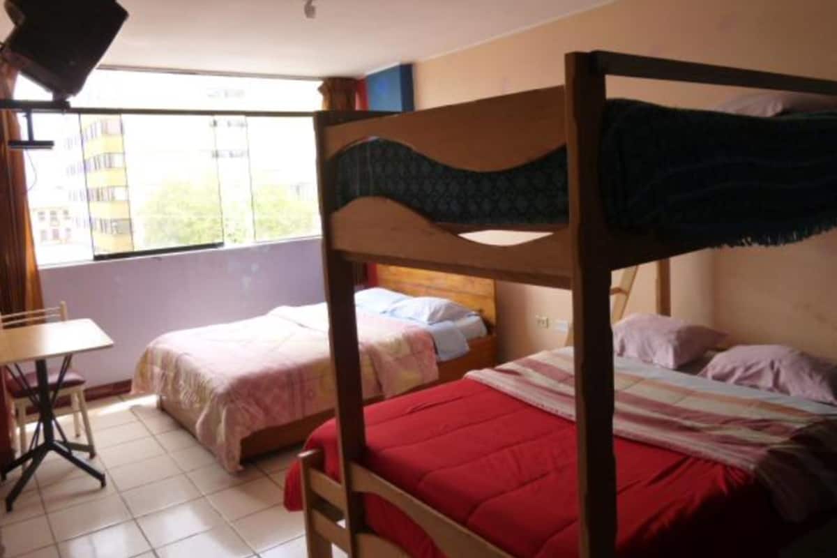 Habitación, varias camas (5 people) | Wifi gratis y ropa de cama