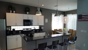 House, 4 Bedrooms | In-room dining - Sunset Lakes - 8524 Blaue By Fairytale VR (Kissimmee)