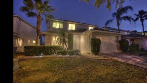 House, 4 Bedrooms | Front of property - Sunset Lakes - 8524 Blaue By Fairytale VR (Kissimmee)