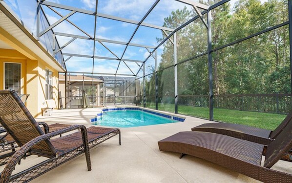 Talo, 4 makuuhuonetta | Ulkouima-allas