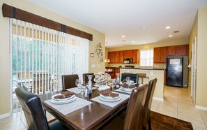 House, 4 Bedrooms | In-room dining - Crystal Cove - 4704 Blue By Fairytale VR (Kissimmee)