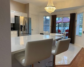 House, 6 Bedrooms | In-room dining