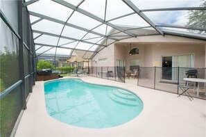 House, 4 Bedrooms | Indoor pool