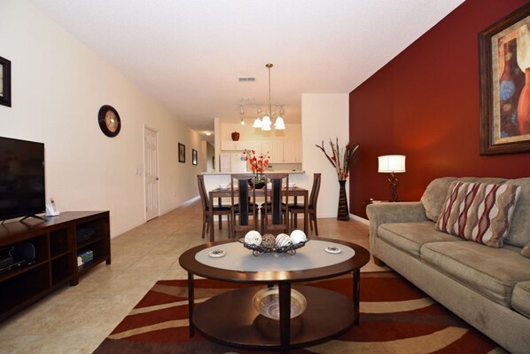 Condo, 3 Bedrooms | Living area