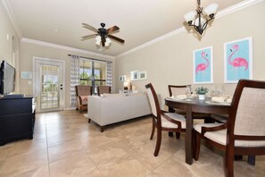 Lägenhet - 2 sovrum | Vardagsrum | Platt-tv och dvd-spelare