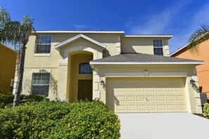 House, 6 Bedrooms | Front of property - Watersong Resort - 703 Orange By Fairytale VR (Davenport)