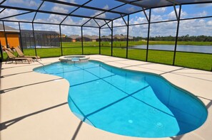 Casa, 5 habitaciones | Alberca techada | Alberca al aire libre