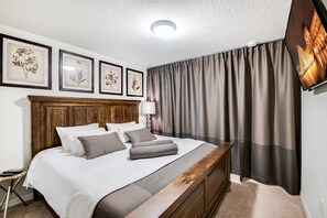 Condo, 5 Bedrooms | 5 bedrooms, free WiFi, bed sheets - Windsor at Westside - 8915 Geneve By Fairytale VR (Kissimmee)