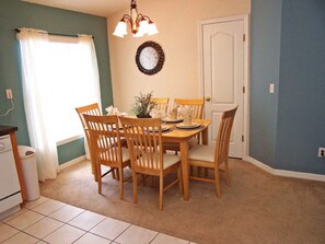 單棟房屋, 4 間臥室 | 用餐區