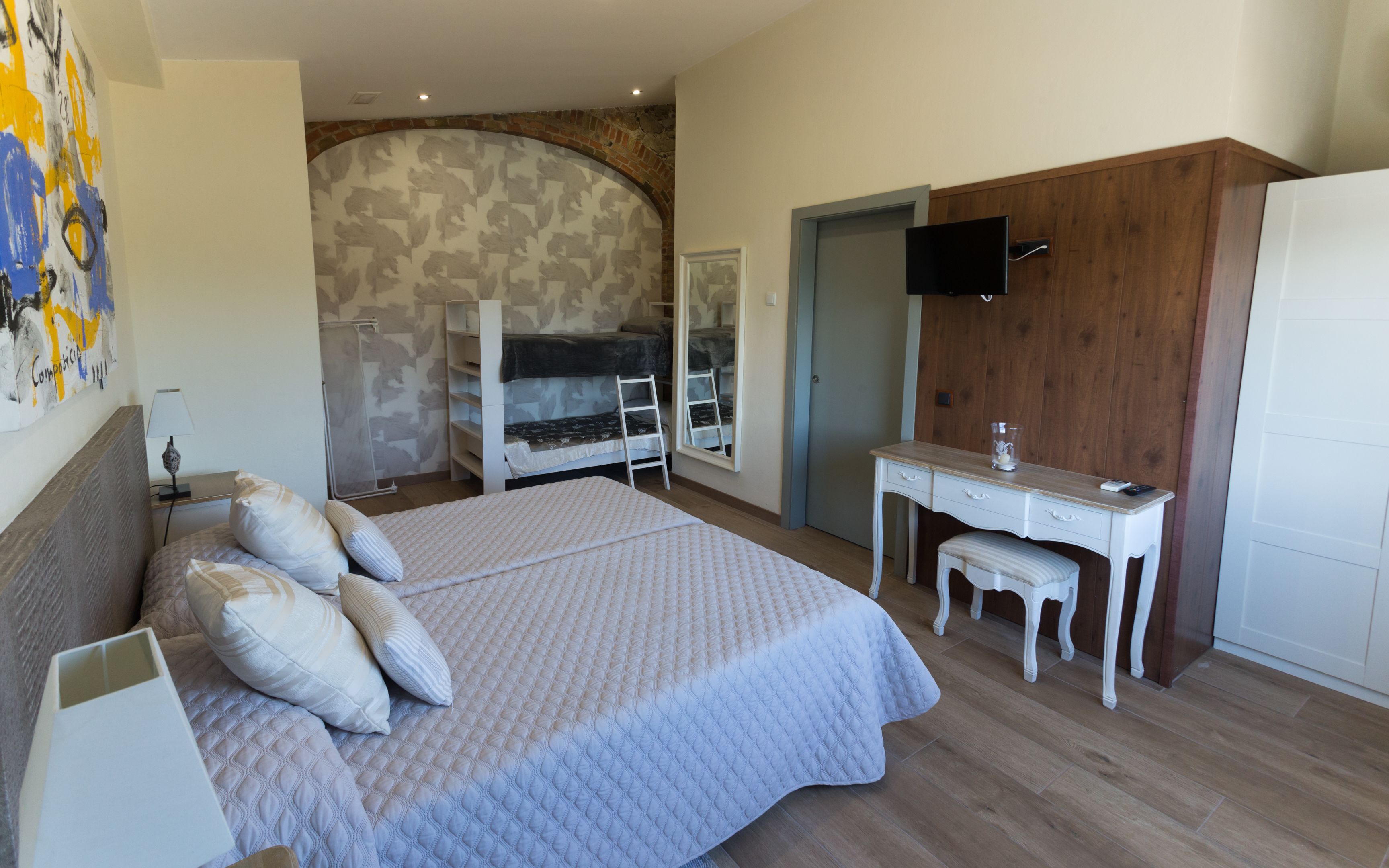 1 bedroom, individually decorated, individually furnished