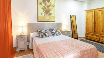 Familie appartement, 2 slaapkamers, terras | Individueel gedecoreerd, individueel gemeubileerd, een laptopwerkplek
