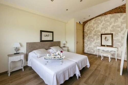 Deluxe Room | Individually decorated, individually furnished, laptop workspace
