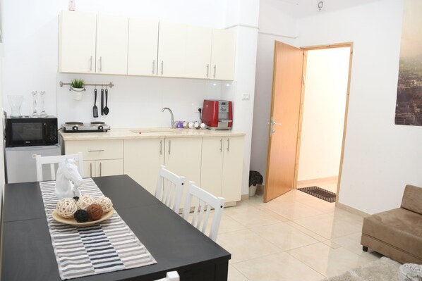Fridge, microwave, stovetop, electric kettle
