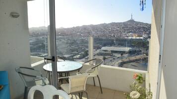 Căn hộ có tầm nhìn toàn cảnh, 3 phòng ngủ, 2 phòng tắm, quang cảnh vịnh | Ban công