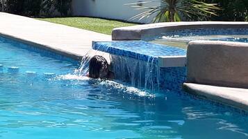 Bồn tắm spa ngoài trời