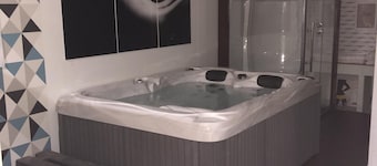 Tilbring natten i en privat spa for par med sauna hammam jaccuzi