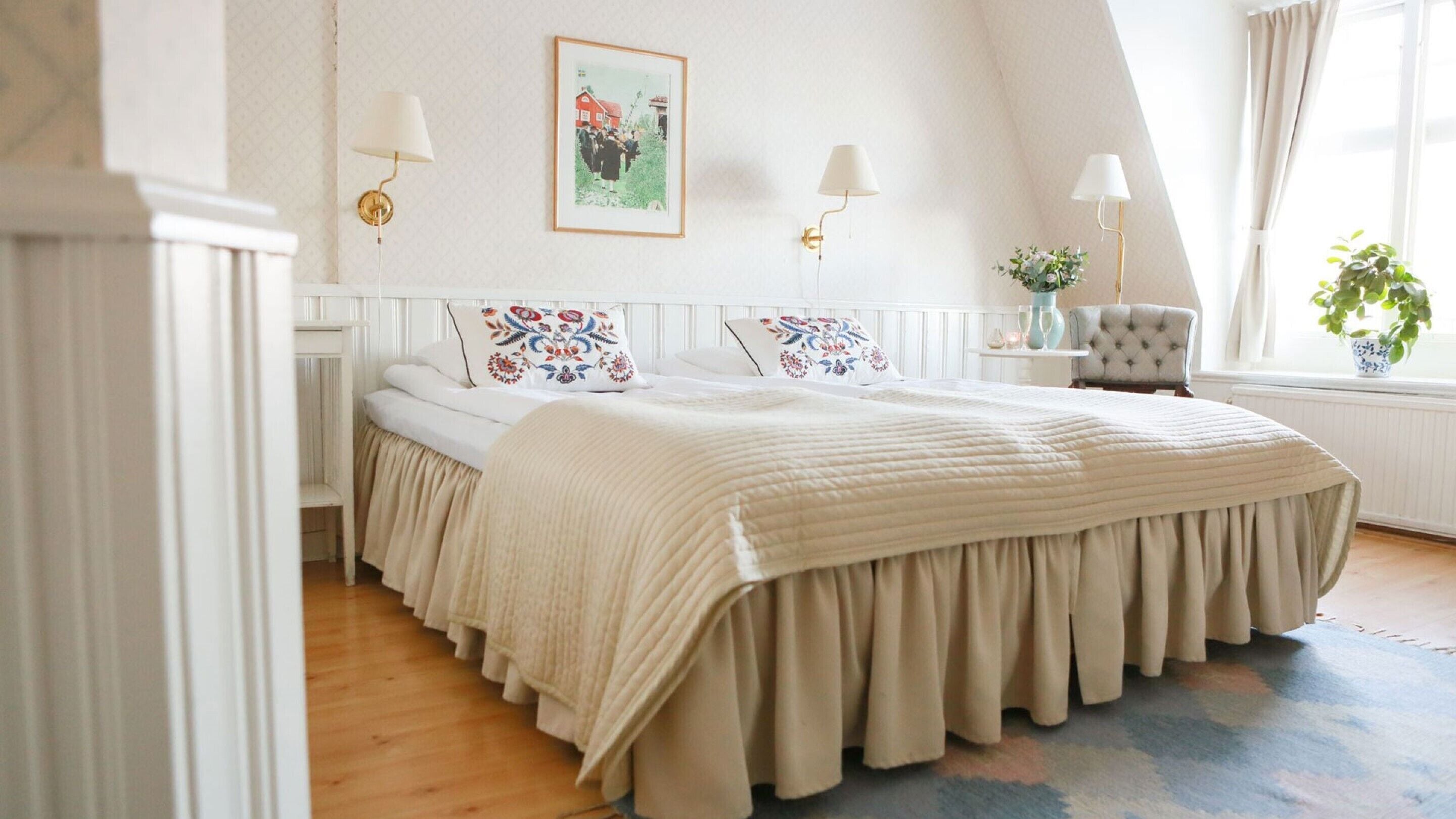 double room | desk, laptop workspace, blackout curtains, cots/infant beds