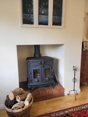 Interior - Spacious family home on the Ring of Kerry and adjacent to the Kerry Greenway (Glenbeigh)