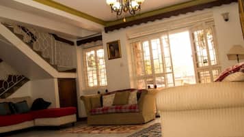 TV, DVD player, books, stereo