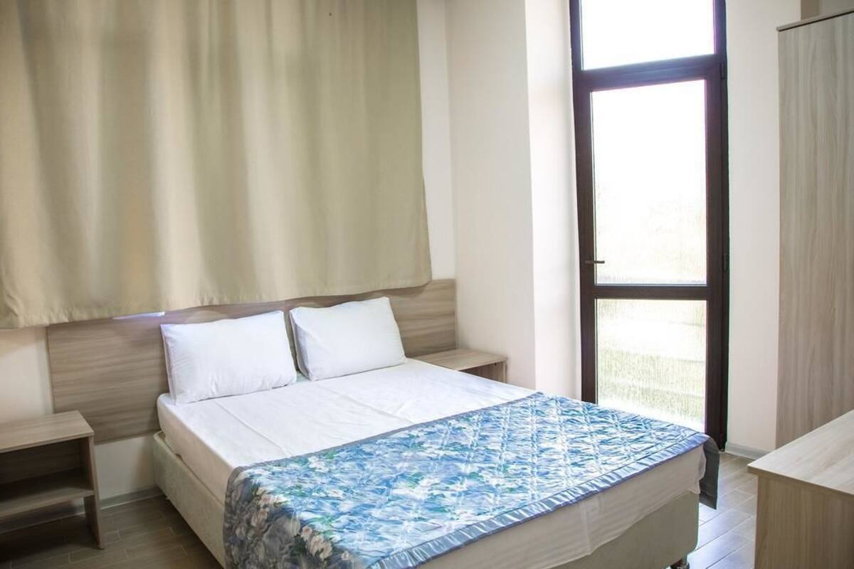 In-room safe, blackout curtains, free WiFi, bed sheets