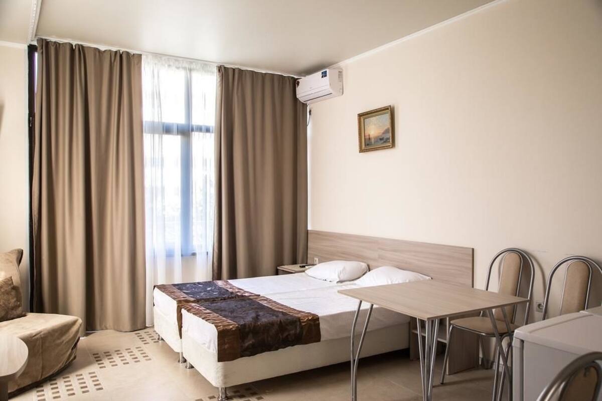 In-room safe, blackout curtains, free WiFi, bed sheets