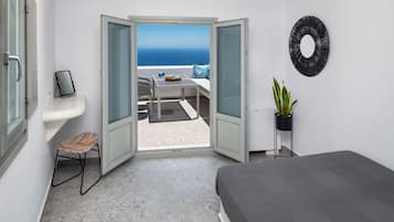 Lava Suite, two bedroom suite with sea view and hot tub | Living area | 42-inch Smart TV with satellite channels, TV