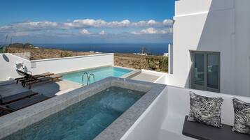 Helios Suite , Deluxe suite 1 with sea view and hot tub