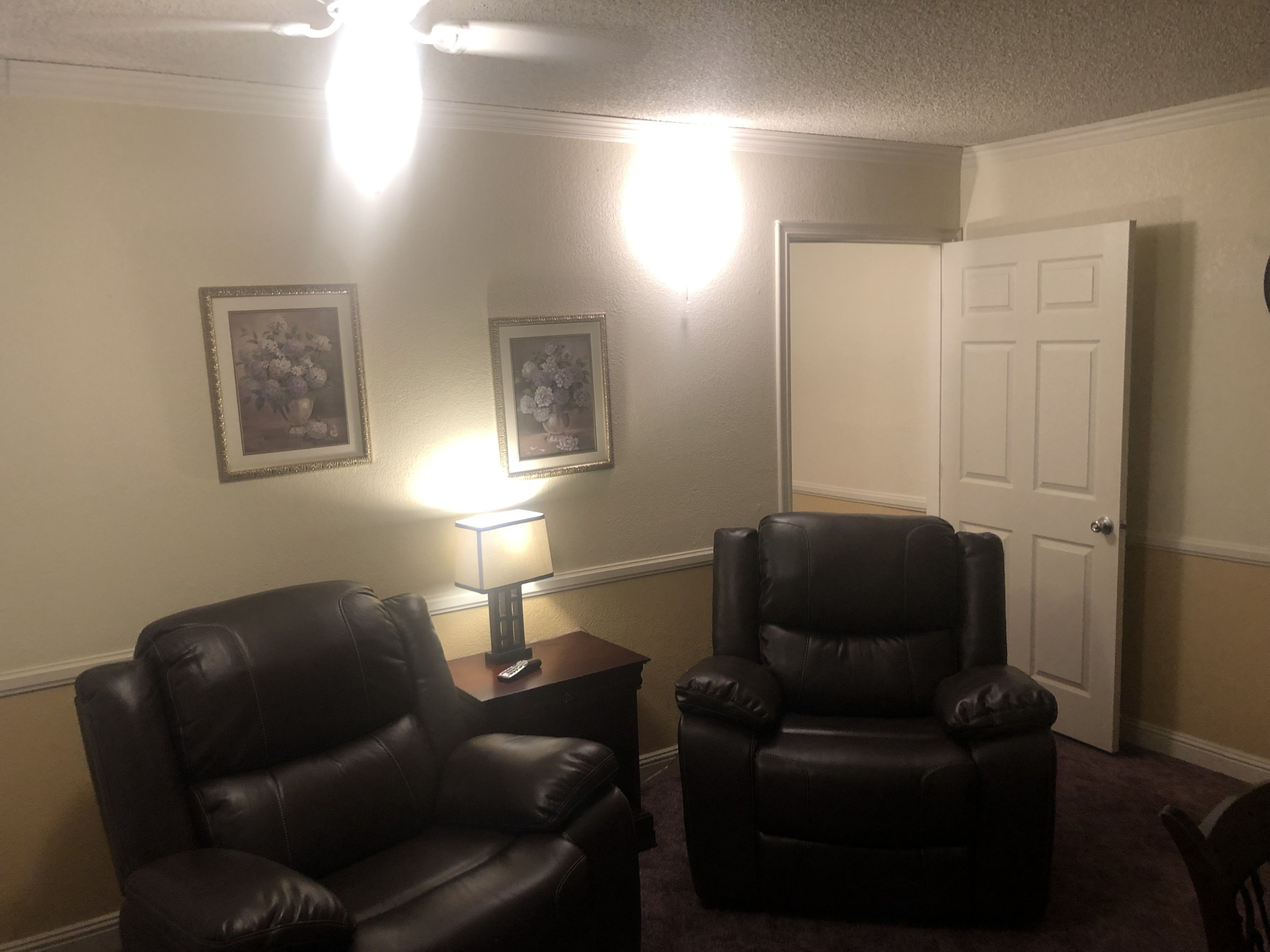 Photo - National 9 Inn