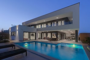 Beheizter Pool